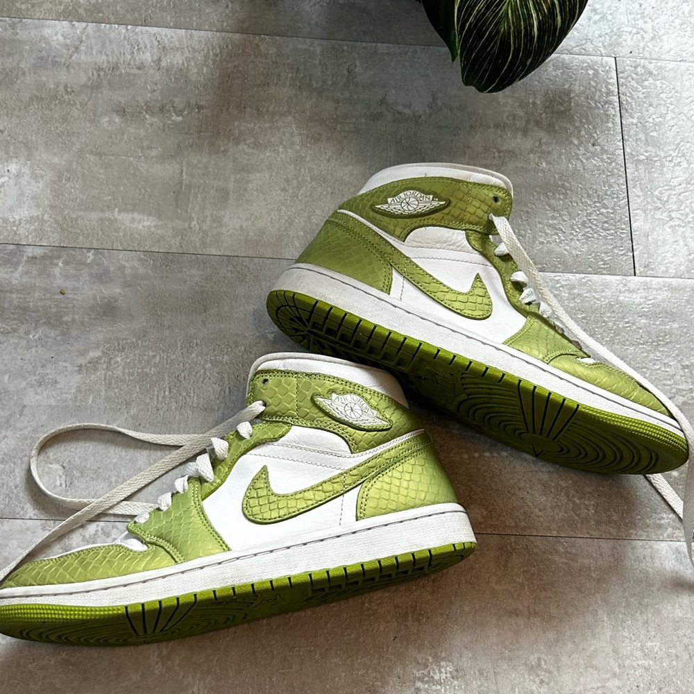 Nike Green python and White Women's Sneakers